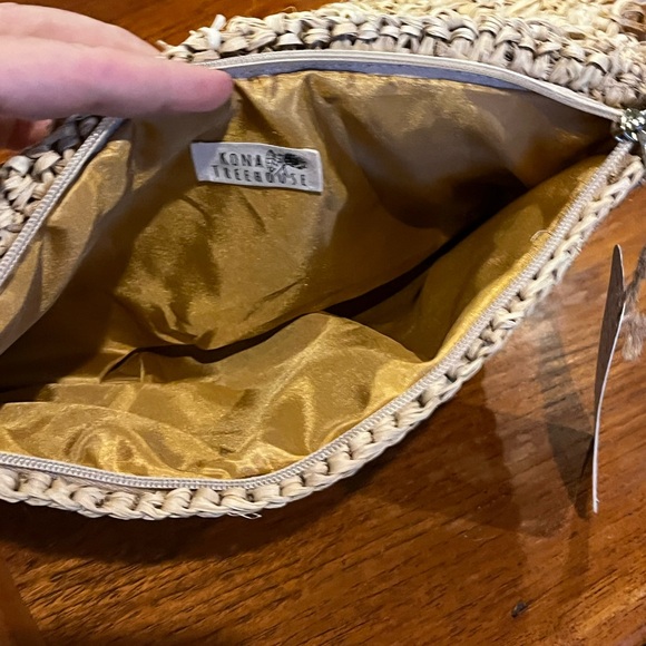 Strawgrass Zipper Clutch - Picture 4 of 4